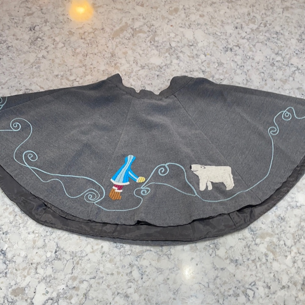 Baby Gap embroidered swing skirt 2y